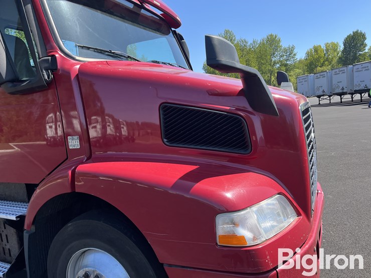 2016-volvo-vnm42t-truck-tractor-image-12