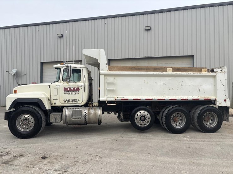 mack-rd688s-image-2