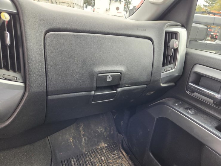 2018-chevrolet-2500-image-41