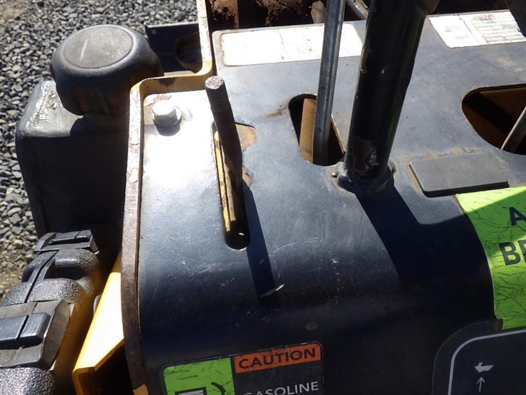 2013-morbark-320-skid-steer-tracked-loader-image-16