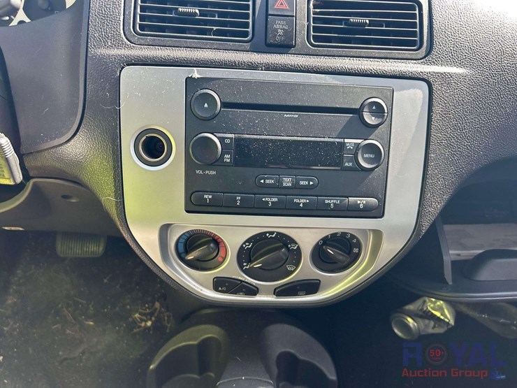 2007-ford-focus-hatchback-image-12