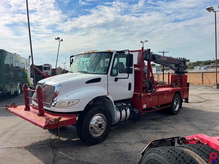 2017-international-durastar-4300-image-9