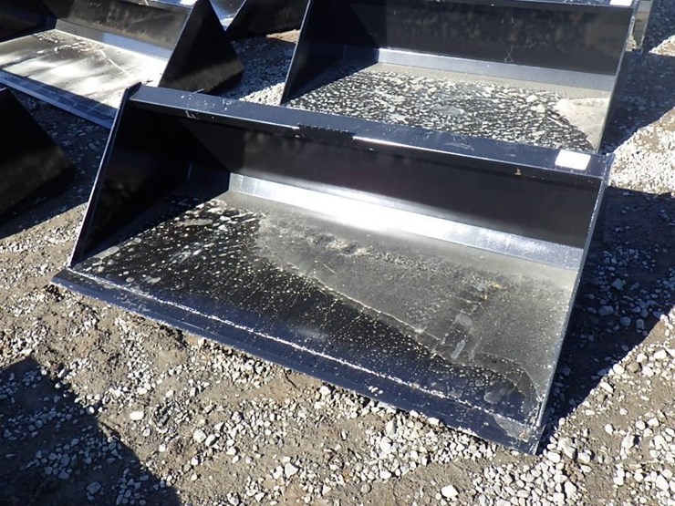 swict-skid-steer-bucket-66"-image-1