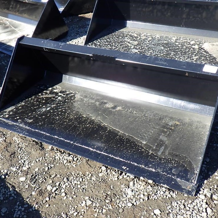 Swict Skid Steer Bucket 66"