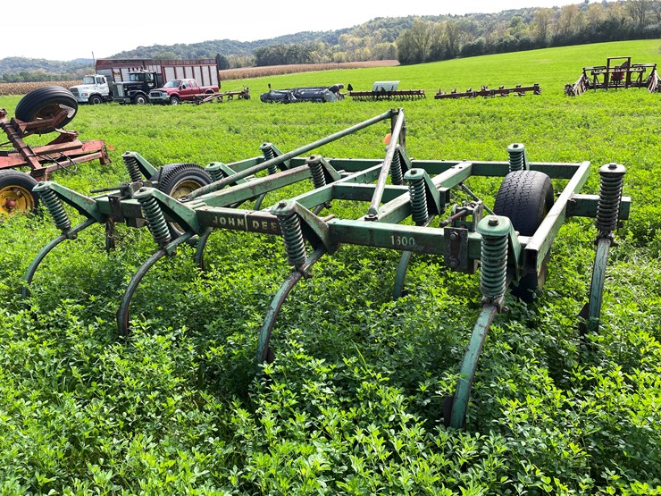 john-deere-11-image-8