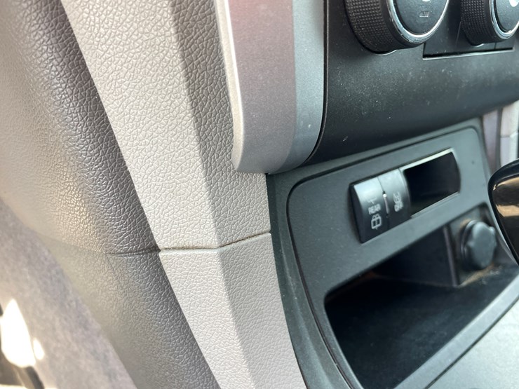 2012-chevrolet-traverse-ls-image-69