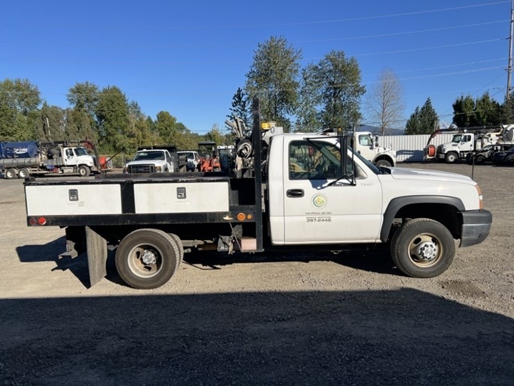 2006-chevrolet-silverado-3500-image-3