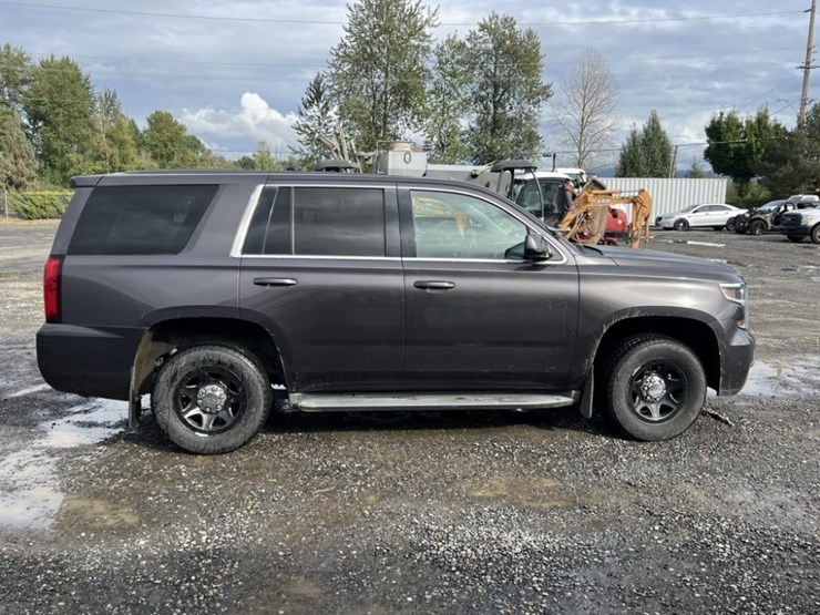 2015-chevrolet-tahoe-image-3