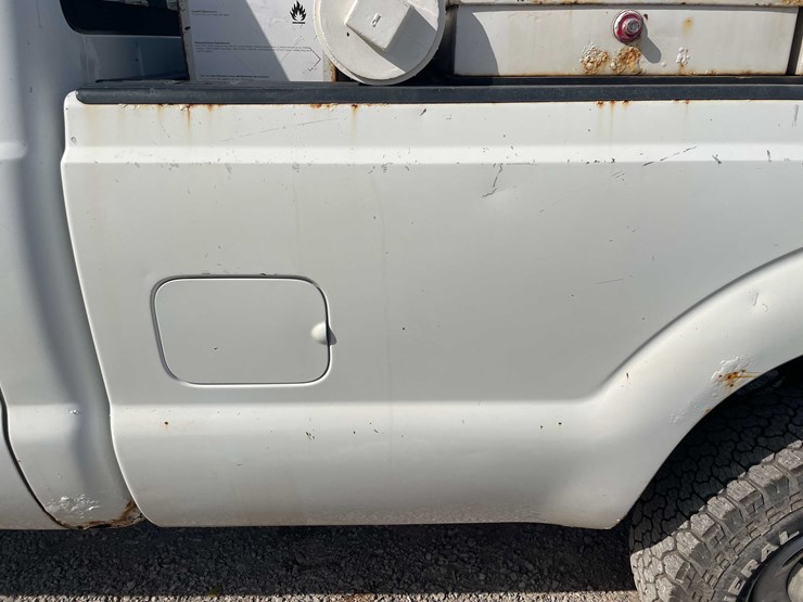 2011-ford-f250-xl-image-27