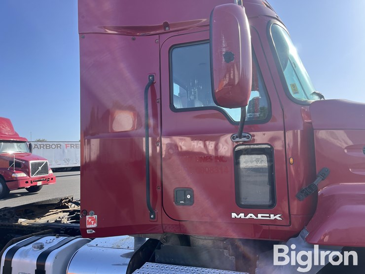2013-mack-cxu612-truck-tractor-image-14