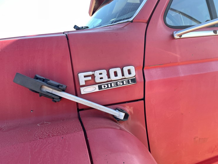 ford-f800-image-9