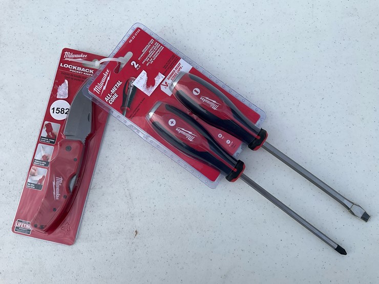 #1582-•-milwaukee-screw-drivers-and-knife-image-1