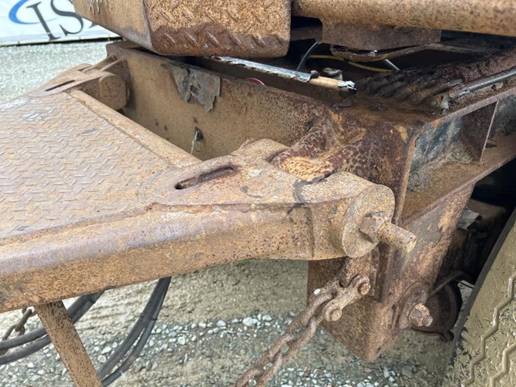 #1040-•-2018-assembled-26'-log-trailer-image-14