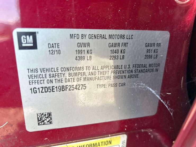 2011-chevrolet-malibu-2lt-sedan-image-5