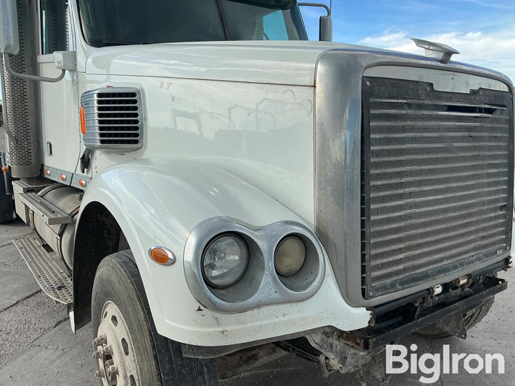 2013-freightliner-coronado-132-image-11