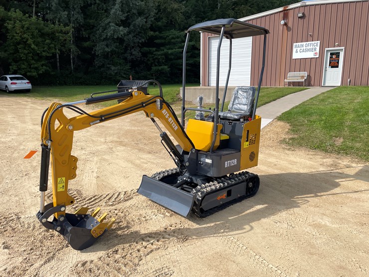 #203-•-new-rt12r-mini-excavator-image-1