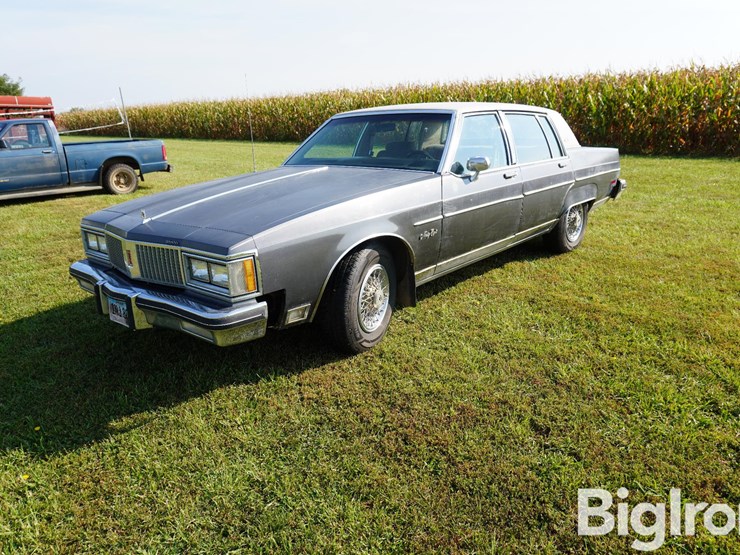 1982-oldsmobile-ninety-eight-4-door-sedan-image-1