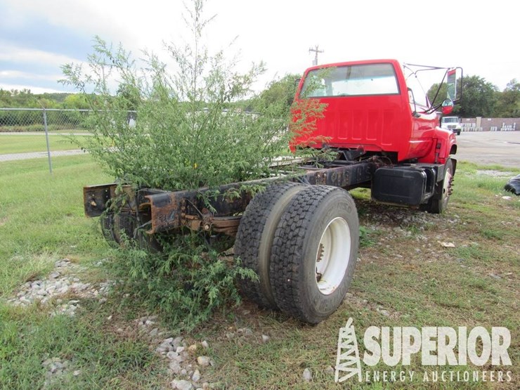 (x)-(14-15)-2001-gmc-c6500-s/a-cab-&-chassis,-vin--image-2