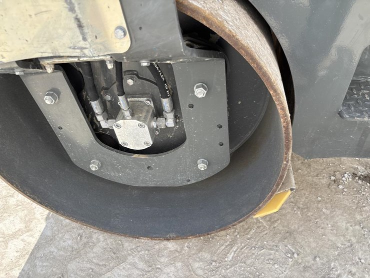 #5056-•-2019-wacker-neuson-rd28-smooth-drum-roller-image-31