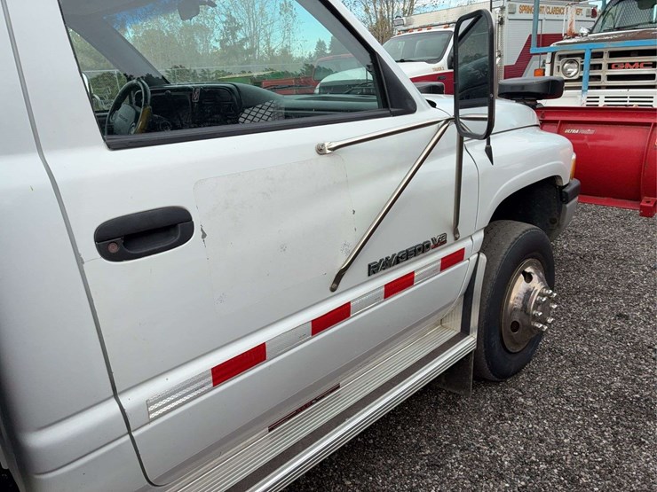 1997-dodge-ram-chassis-cab-flatbed-image-22