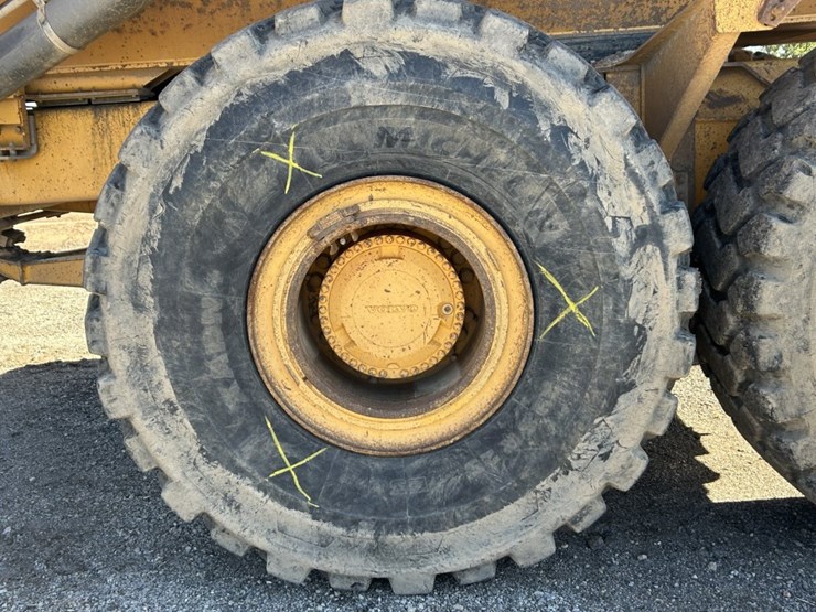 2004-volvo-a40d-image-68