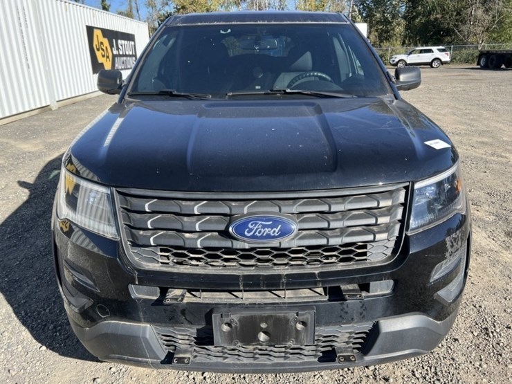 2017-ford-explorer-image-8