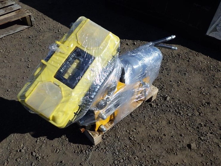 excavator-attachment/tool-box-image-1