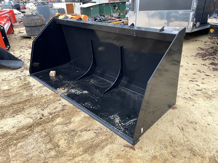 #2010-•-new-kc-oversized-qt-light-material-skid-steer-bucket-image-1
