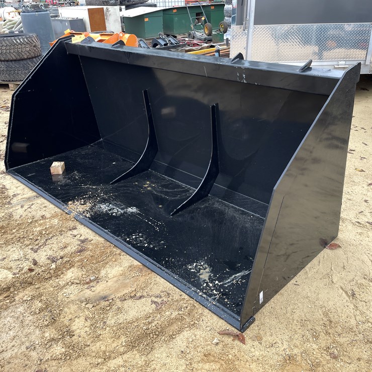 #2010 • New KC Oversized QT Light Material Skid Steer Bucket