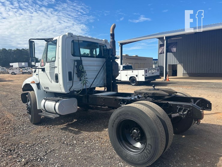 2012-international-durastar-4400-image-4