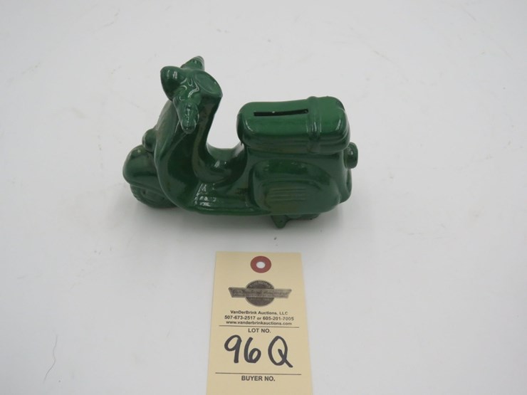 vespa-scooter-group-image-3
