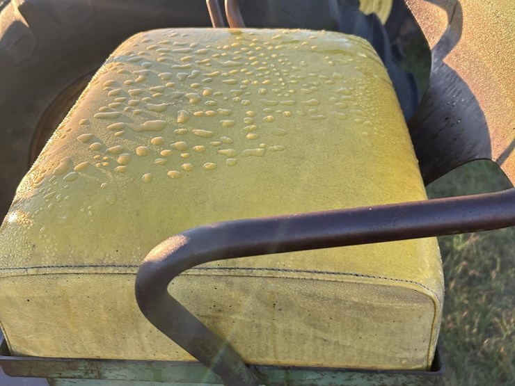 john-deere-70-image-28