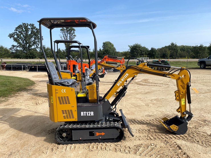 #203-•-new-rt12r-mini-excavator-image-6