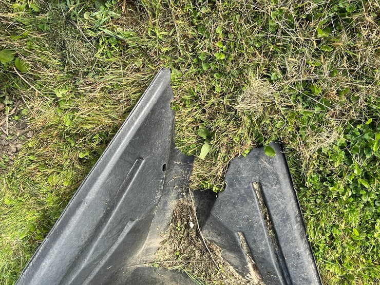 #4493-•-(2)-used-hopper-bins-image-9