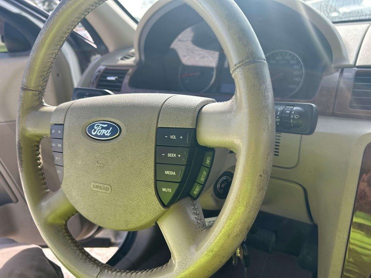 2007-ford-five-hundred-sel-sedan-image-14