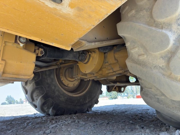 2018-deere-310l-image-14