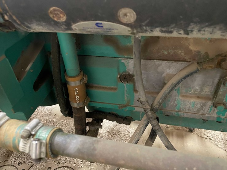 #8615-•-1999-cummins-dfeh-generator-(aps)-image-91