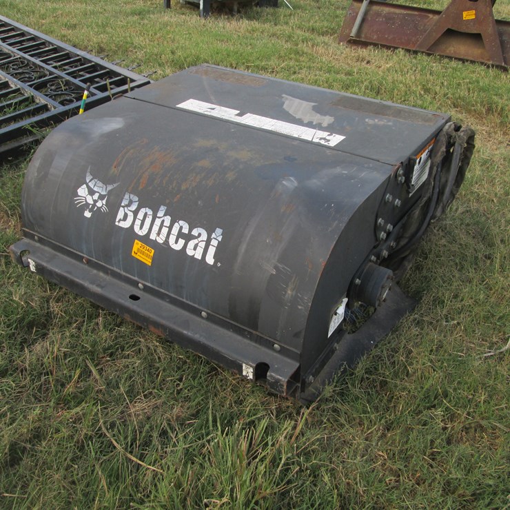 #29340 • Bobcat 44" Skid Steer Sweeper A7NW00511