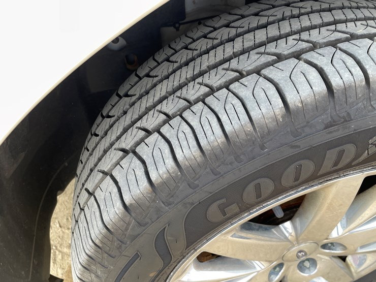 2011-ford-edge-image-87