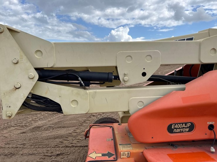 2007-jlg-e400ajp-image-12