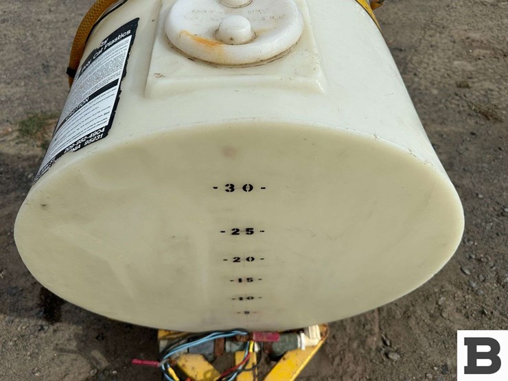 35-gallon-poly-tank-sprayer-image-9