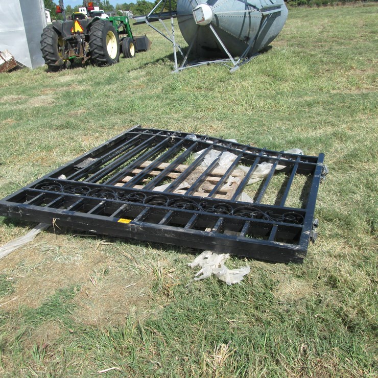 #29332 • 14' Biparting Decorative Driveway Gates