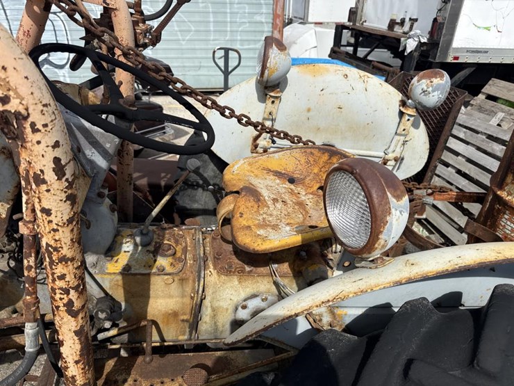 #2305-•-1953-ferguson-tractor-w/-tandem-axle-trailer-image-10