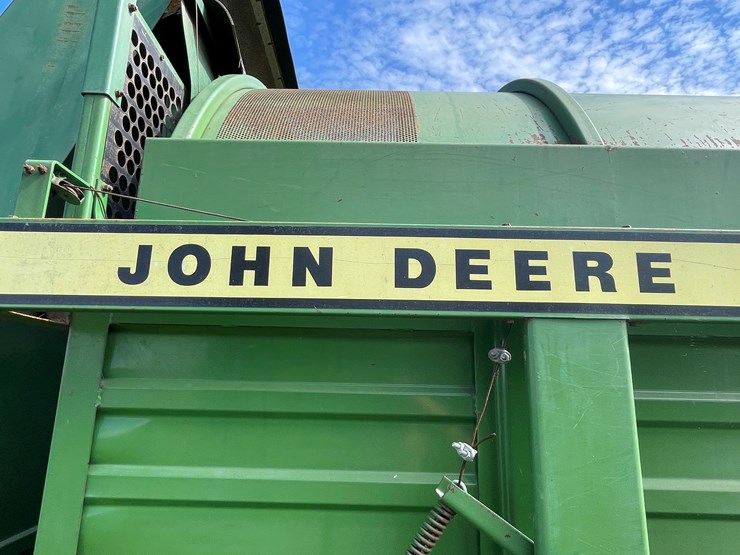 john-deere-200-image-9