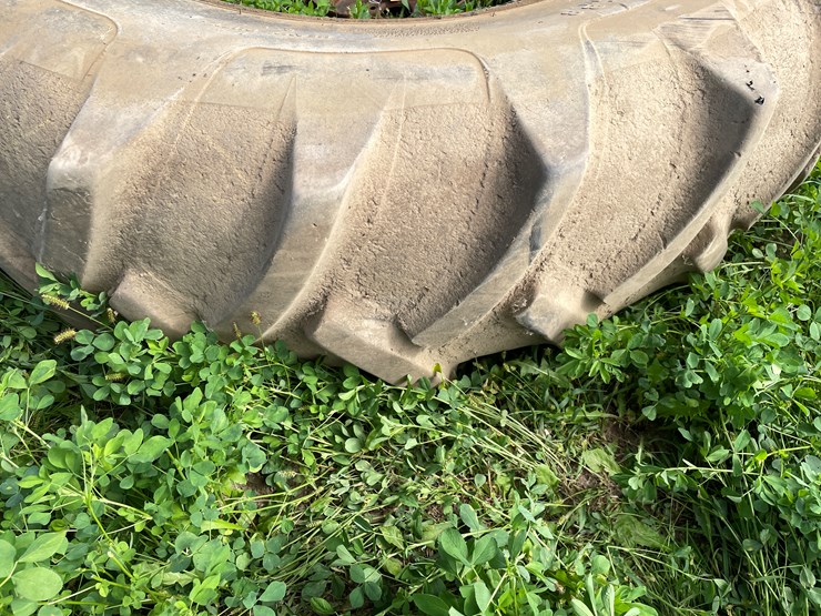 #4469-•-armstrong-tractor-tire-image-4