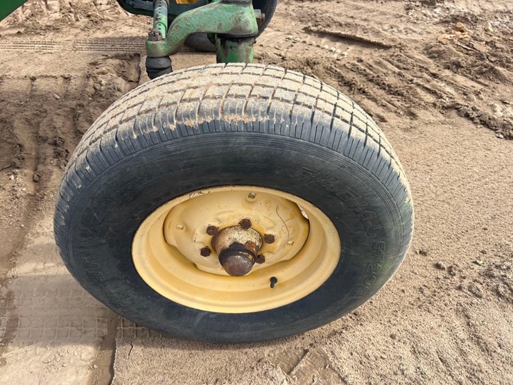 john-deere-3020-image-21