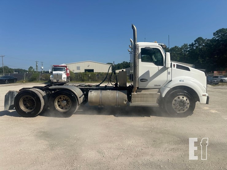 2015-kenworth-t880-image-2