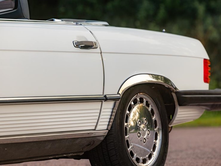 #2279-•-1988-mercedes-benz-500-class-560-sl-roadster-image-27