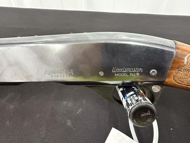 remington-woodsmaster-742-30.06-rifle-image-5