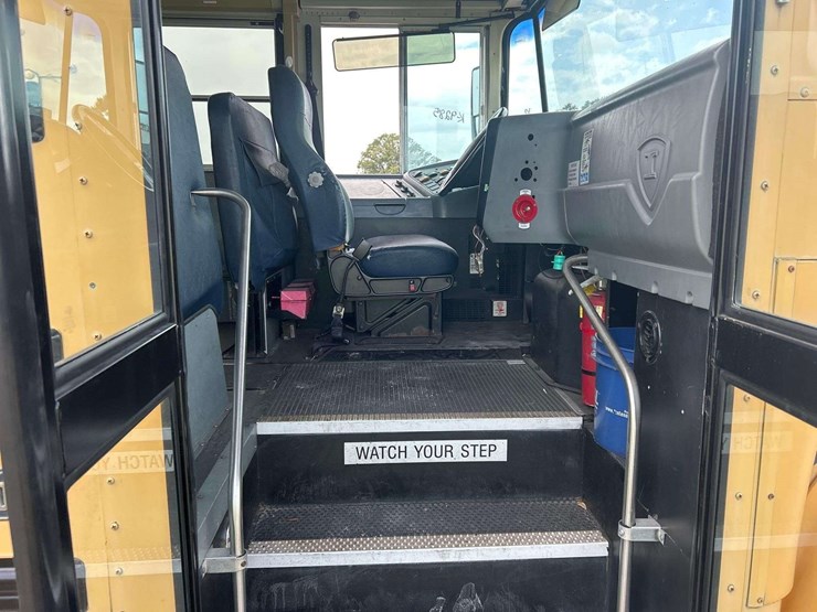 2007-ic-corporation-pb105-school-bus-image-10